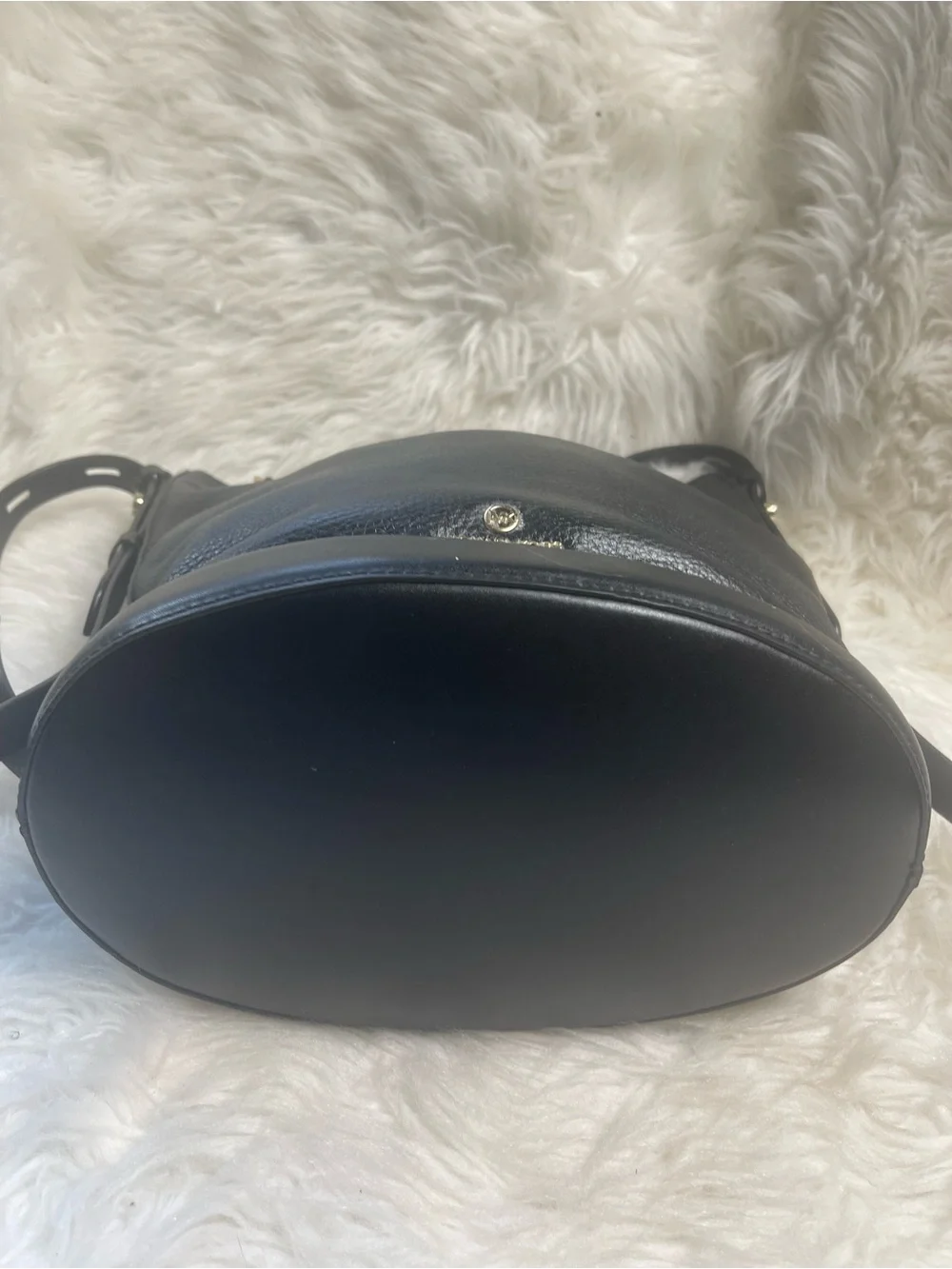 Michael Kors Black Leather Bucket style Shoulder Bag with Gold Chain Detail - Picture 7 of 15